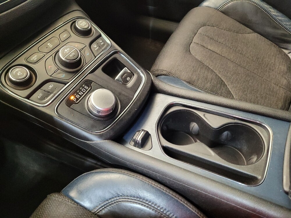 2015 Chrysler 200 in Fairfield, OH 45014 - 18129319 26