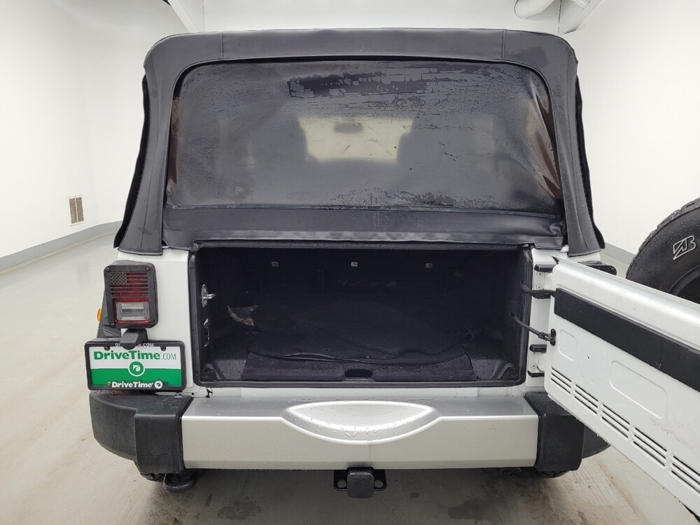 2016 Jeep Wrangler in Louisville, KY 40258 - 18129322 29