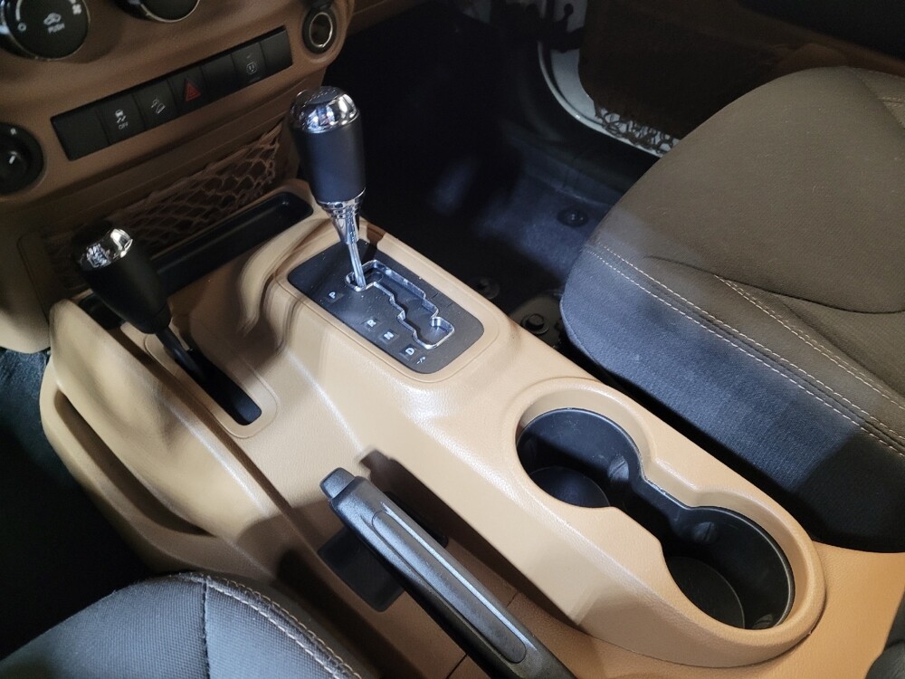 2016 Jeep Wrangler in Louisville, KY 40258 - 18129322 26