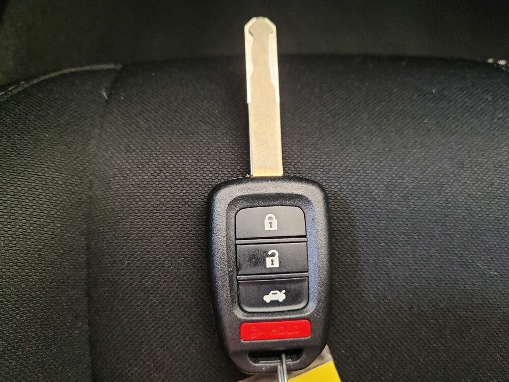 2017 Honda Civic in Maple Heights, OH 44137 - 18129333 32