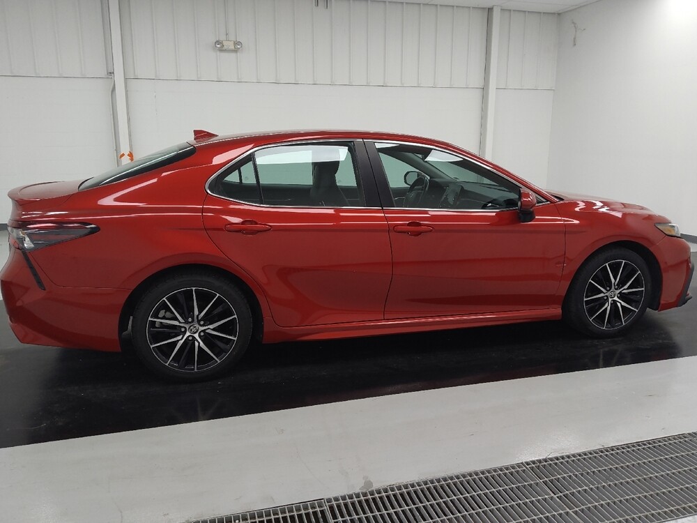 2021 Toyota Camry in St. Louis, MO 63136 - 18129341 10
