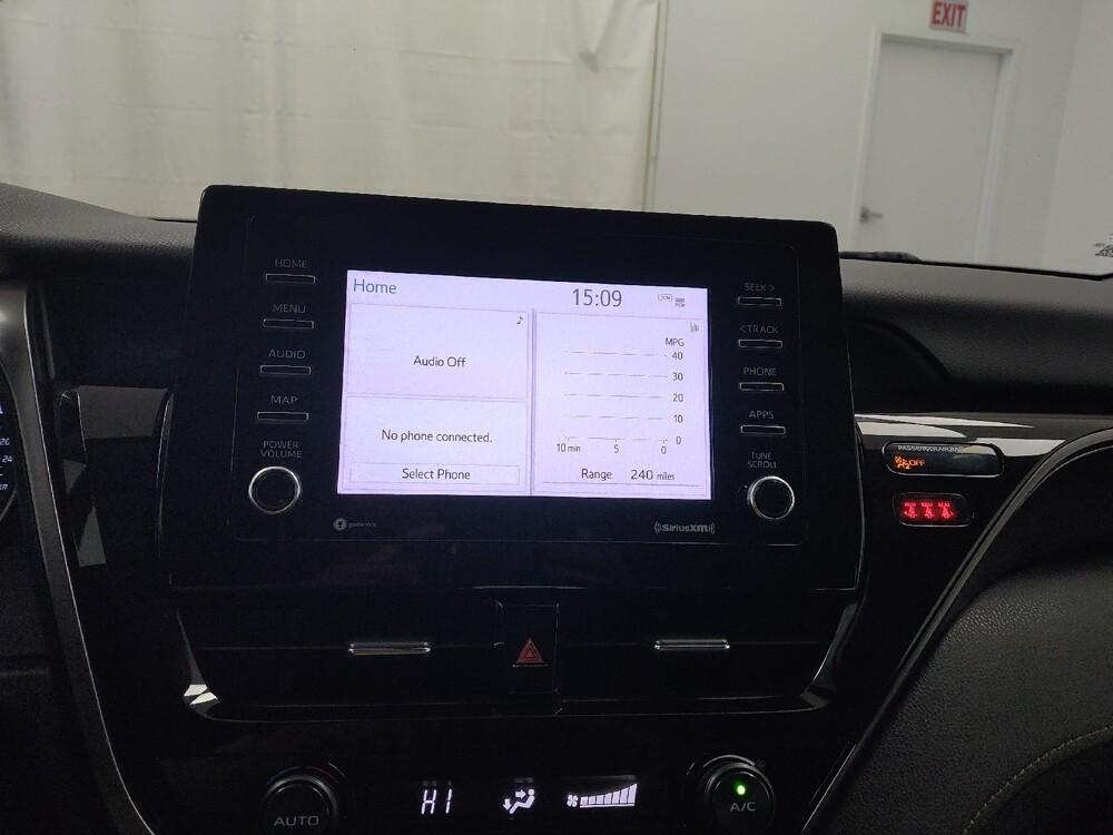 2021 Toyota Camry in St. Louis, MO 63136 - 18129341 25