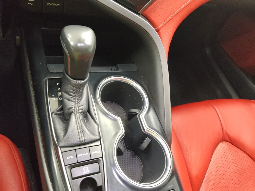 2019 Toyota Camry in St. Louis, MO 63136 - 18129342 26