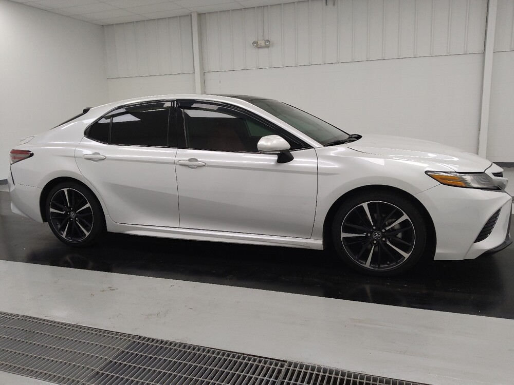 2019 Toyota Camry in St. Louis, MO 63136 - 18129342 11