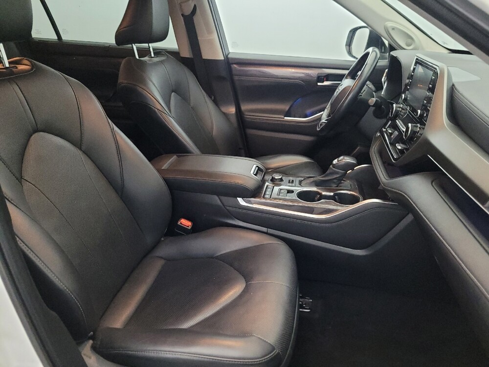 2021 Toyota Highlander in Williamstown, NJ 8094 - 18129350 21