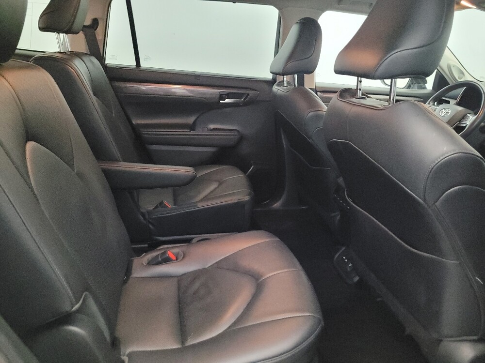 2021 Toyota Highlander in Williamstown, NJ 8094 - 18129350 19