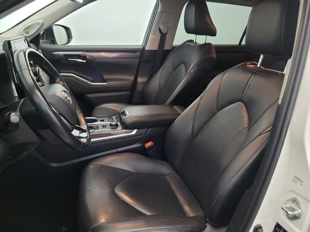 2021 Toyota Highlander in Williamstown, NJ 8094 - 18129350 17