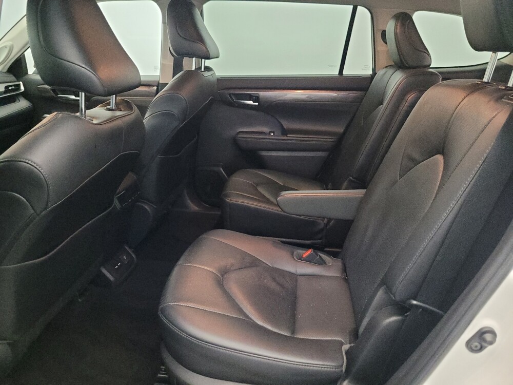 2021 Toyota Highlander in Williamstown, NJ 8094 - 18129350 18