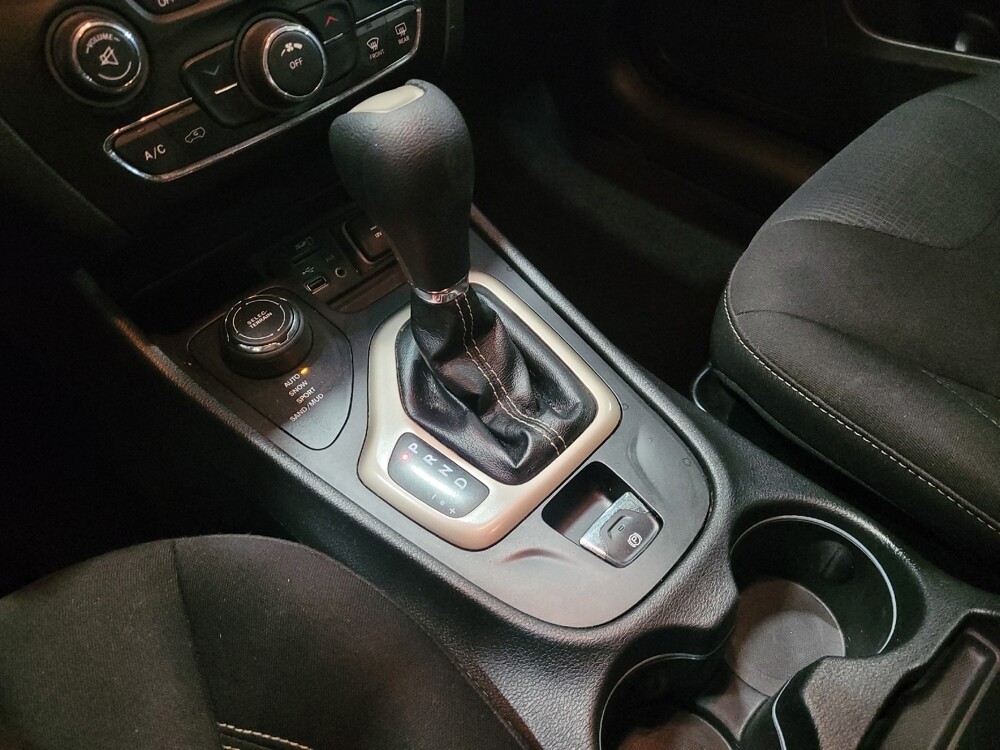 2016 Jeep Cherokee in Williamstown, NJ 8094 - 18129355 26