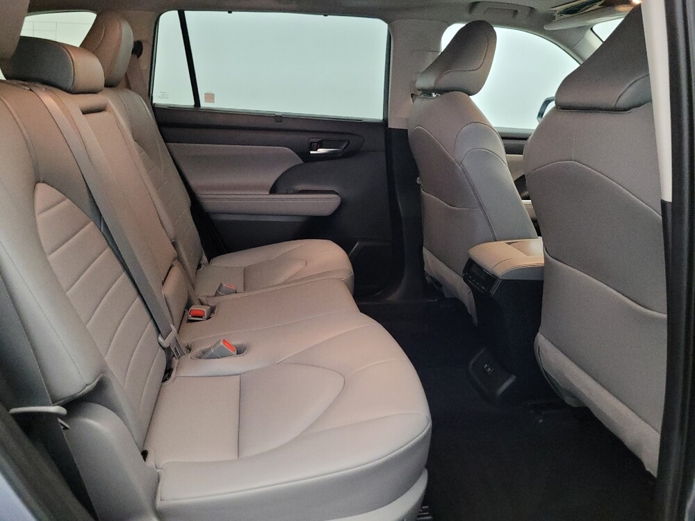 2020 Toyota Highlander in Williamstown, NJ 8094 - 18129383 19