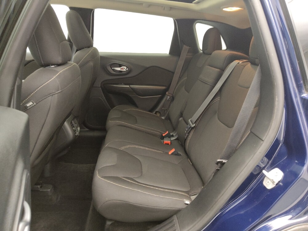 2015 Jeep Cherokee in St. Louis, MO 63136 - 18129391 18