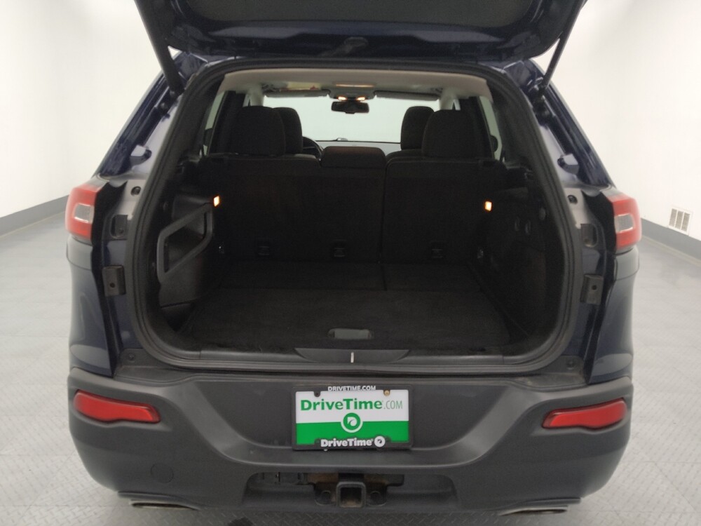 2015 Jeep Cherokee in St. Louis, MO 63136 - 18129391 29