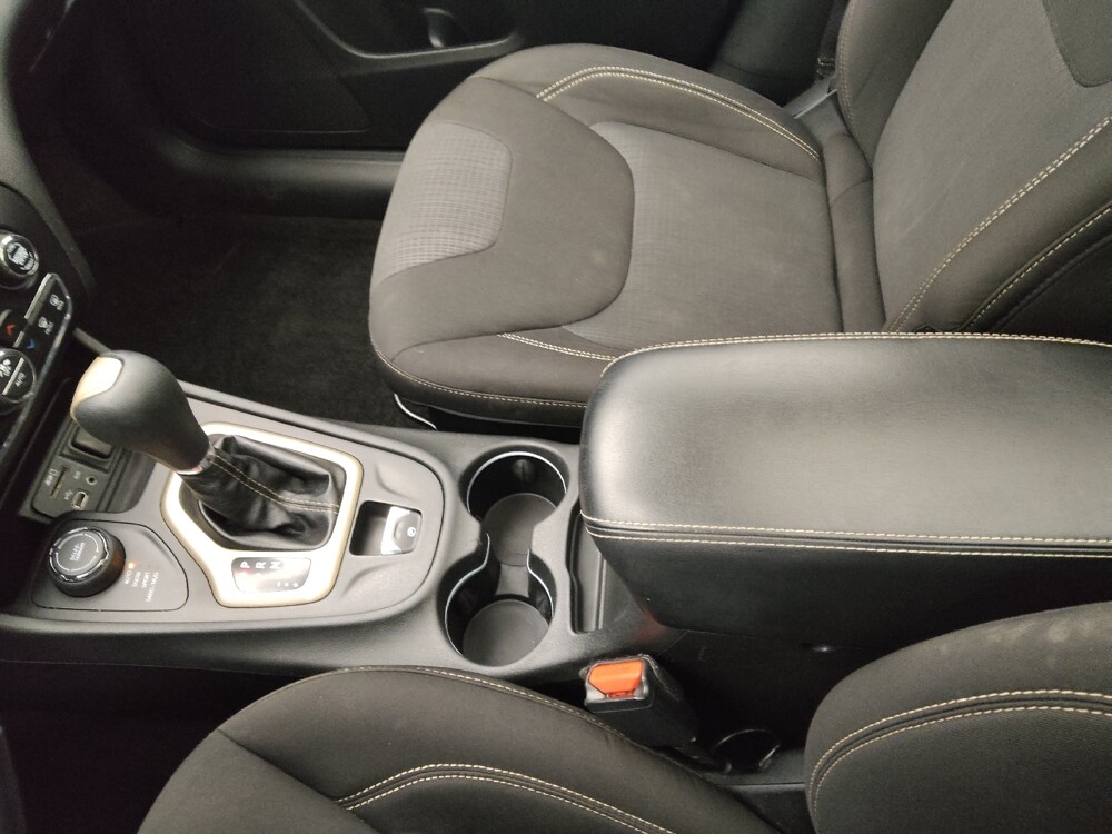 2015 Jeep Cherokee in St. Louis, MO 63136 - 18129391 26