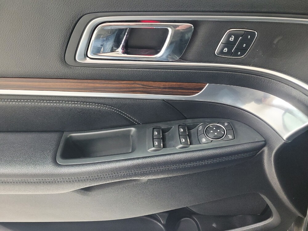 2018 Ford Explorer in St. Louis, MO 63125 - 18129392 27