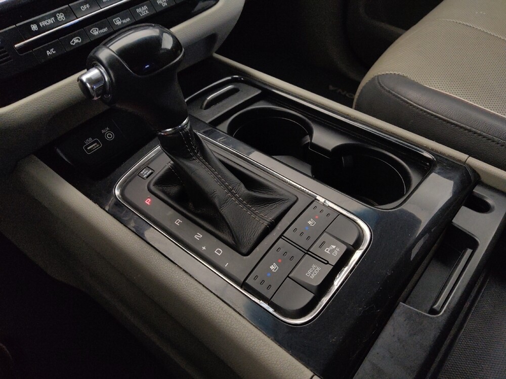 2016 Kia Sedona in Springfield, MO 65807 - 18129395 26