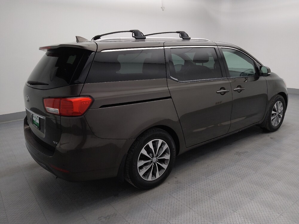 2016 Kia Sedona in Springfield, MO 65807 - 18129395 10