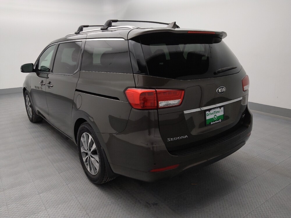 2016 Kia Sedona in Springfield, MO 65807 - 18129395 5