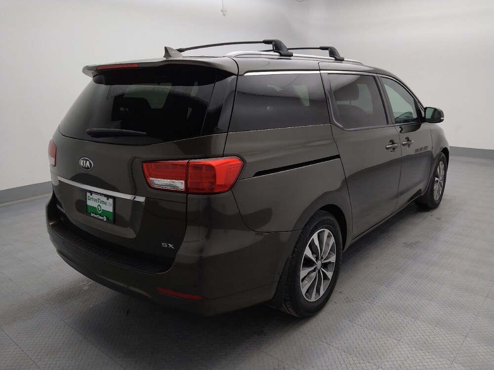 2016 Kia Sedona in Springfield, MO 65807 - 18129395 9