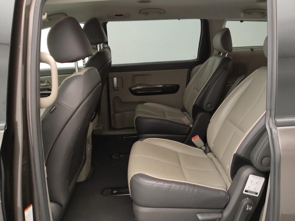 2016 Kia Sedona in Springfield, MO 65807 - 18129395 18
