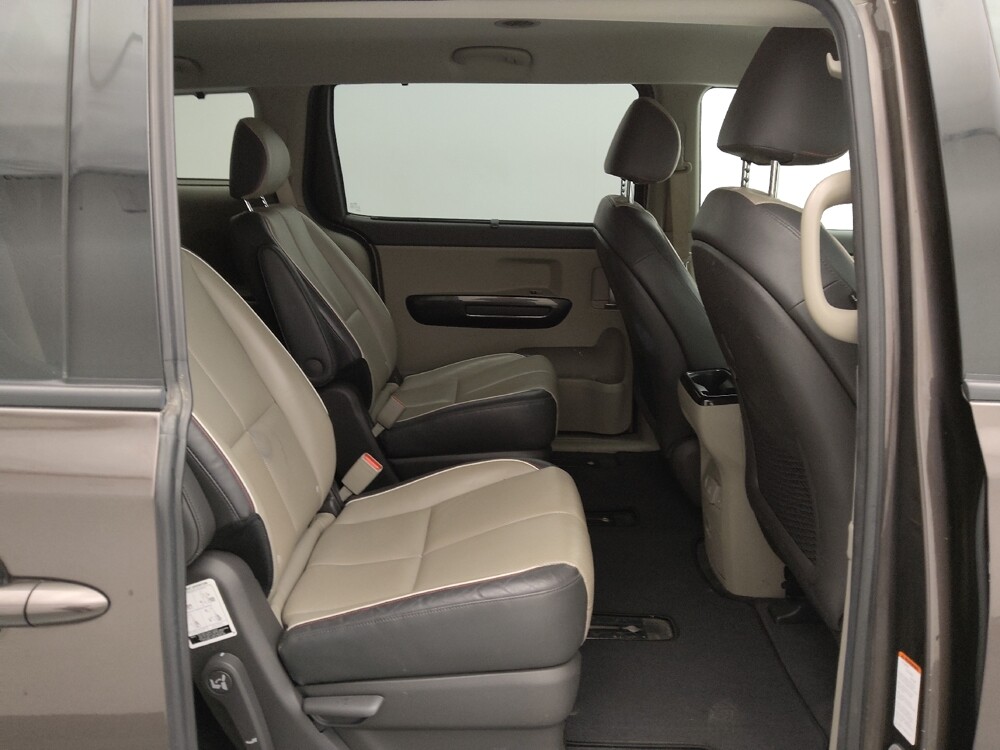 2016 Kia Sedona in Springfield, MO 65807 - 18129395 19