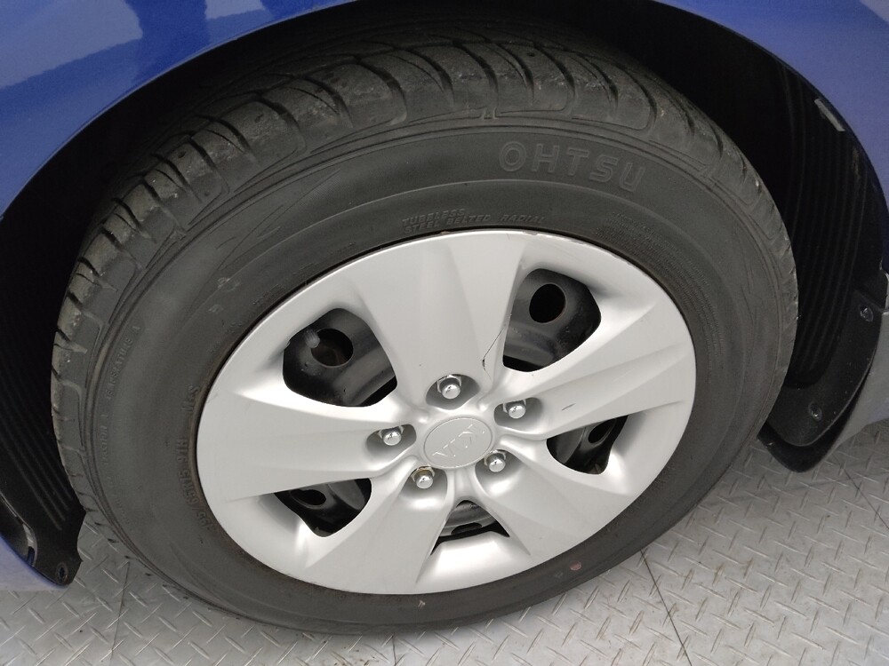 2017 Kia Forte in Springfield, MO 65807 - 18129401 31