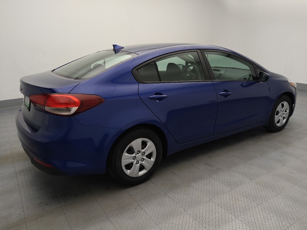 2017 Kia Forte in Springfield, MO 65807 - 18129401 10