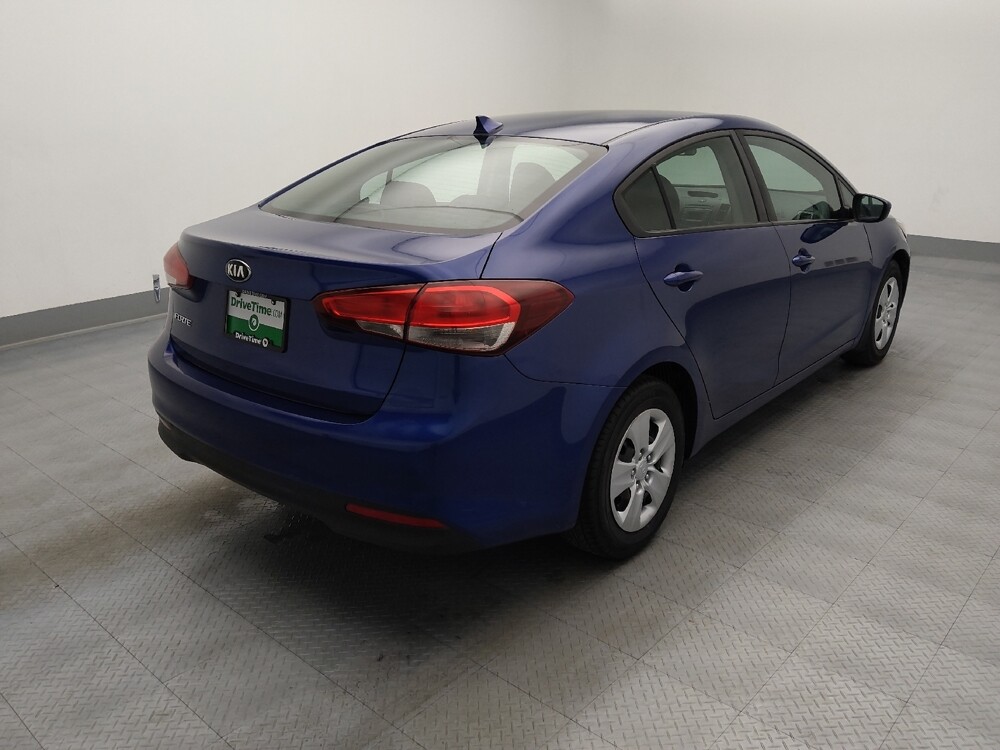 2017 Kia Forte in Springfield, MO 65807 - 18129401 9