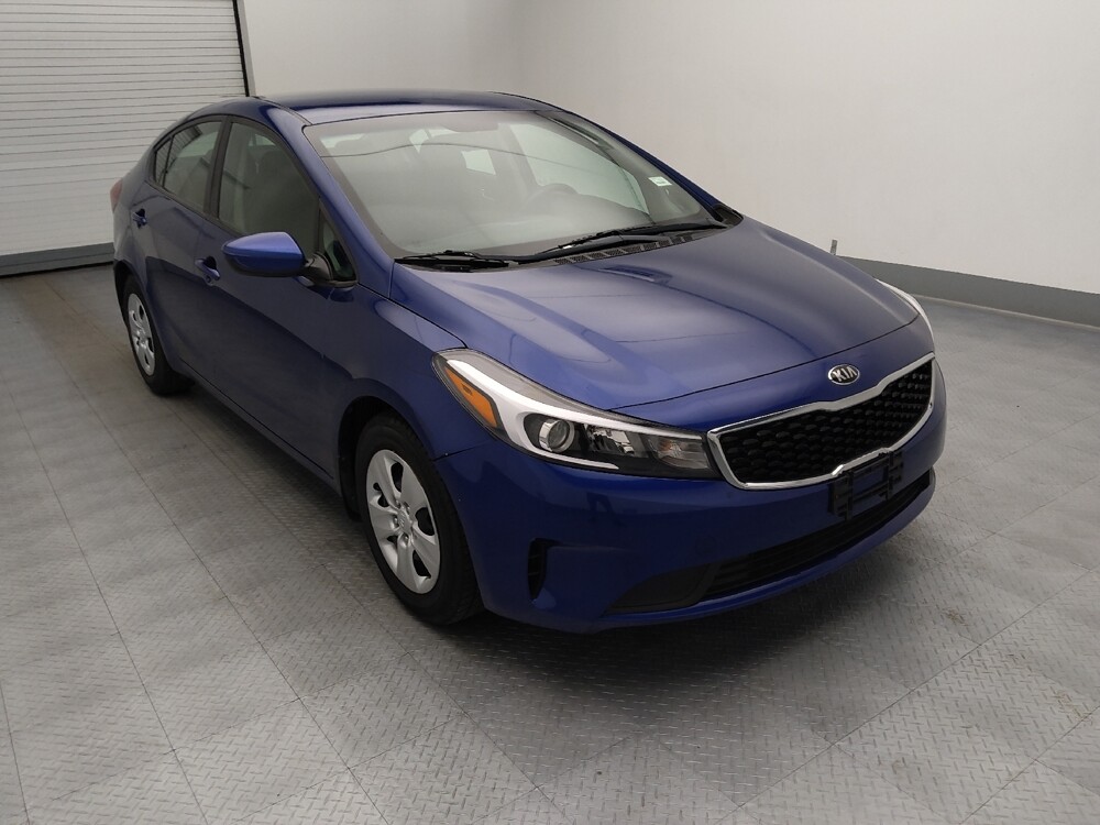 2017 Kia Forte in Springfield, MO 65807 - 18129401 13
