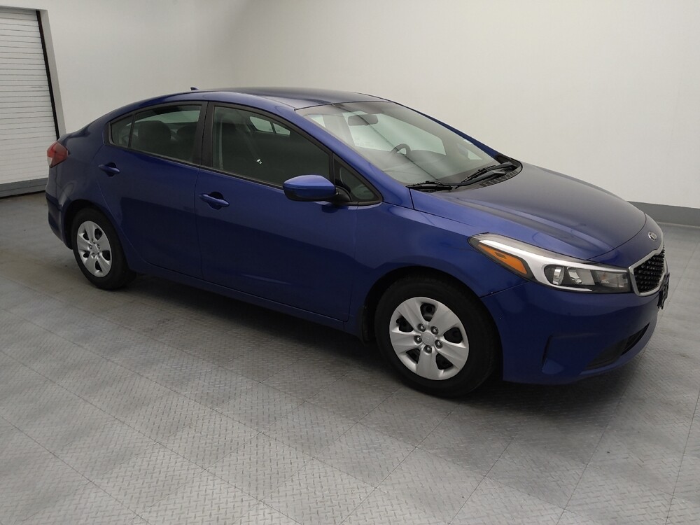 2017 Kia Forte in Springfield, MO 65807 - 18129401 11