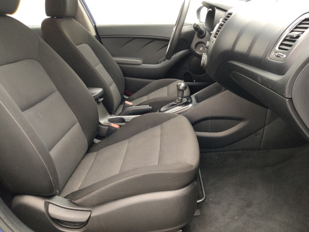 2017 Kia Forte in Springfield, MO 65807 - 18129401 21