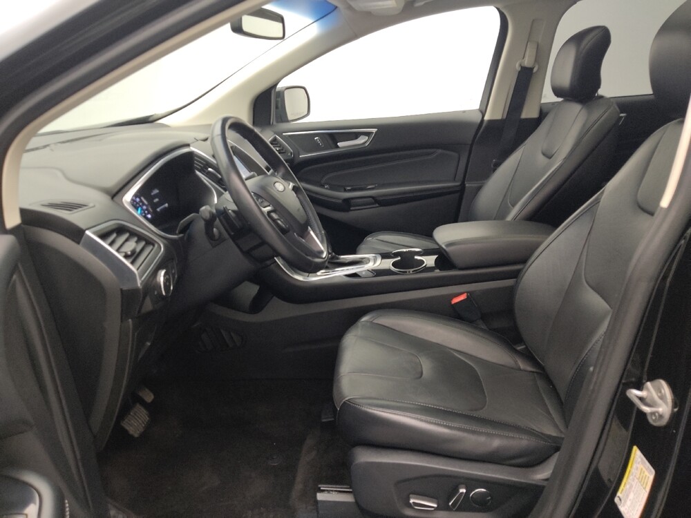 2017 Ford Edge in St. Louis, MO 63136 - 18129402 17