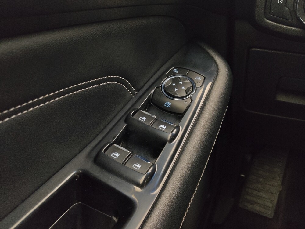 2017 Ford Edge in St. Louis, MO 63136 - 18129402 27