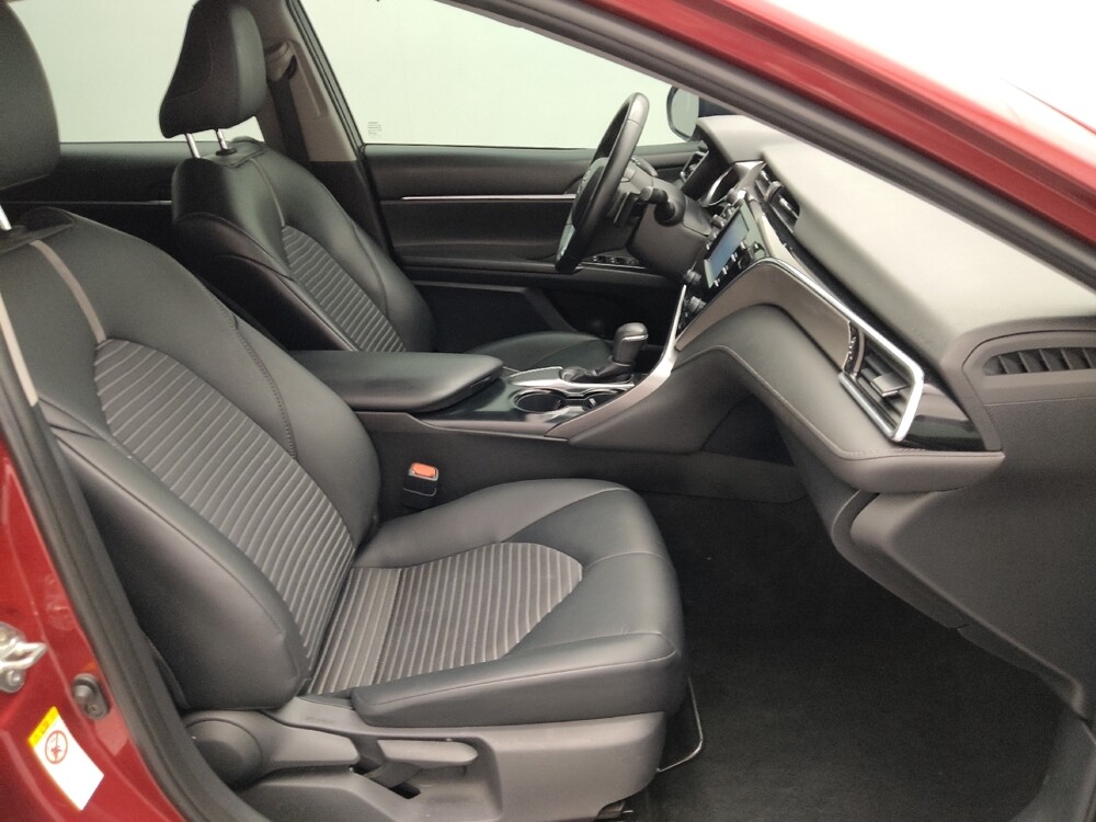 2018 Toyota Camry in Independence, MO 64055 - 18129403 21