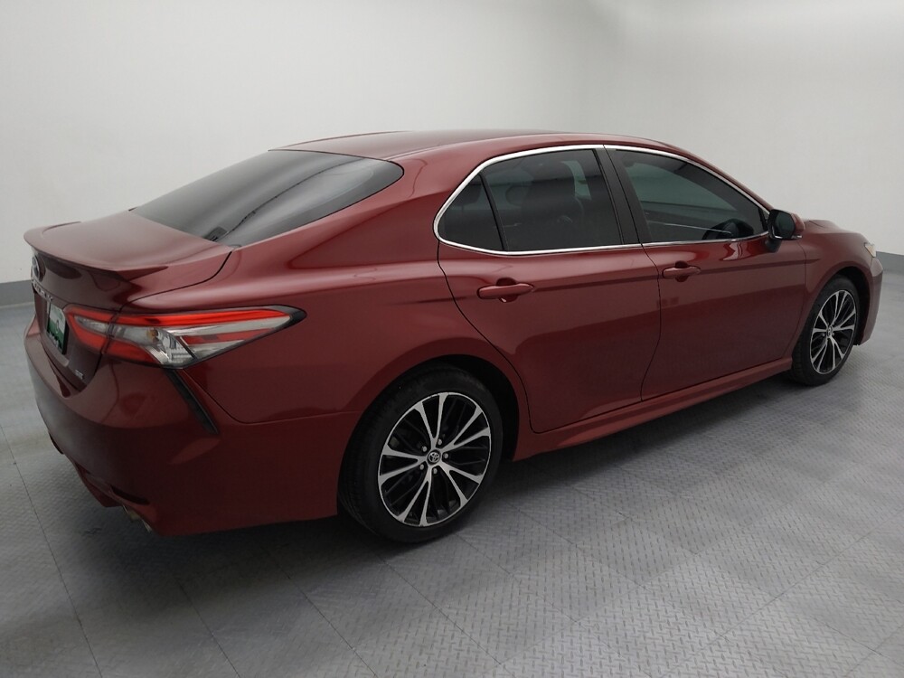 2018 Toyota Camry in Independence, MO 64055 - 18129403 10