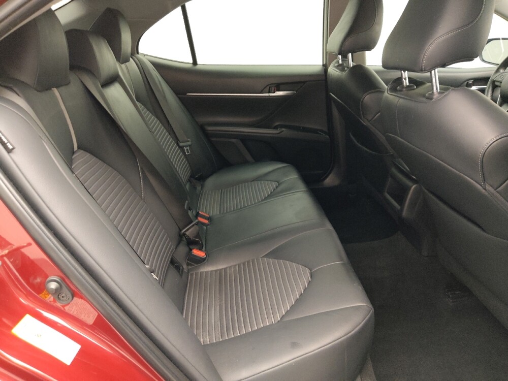 2018 Toyota Camry in Independence, MO 64055 - 18129403 19