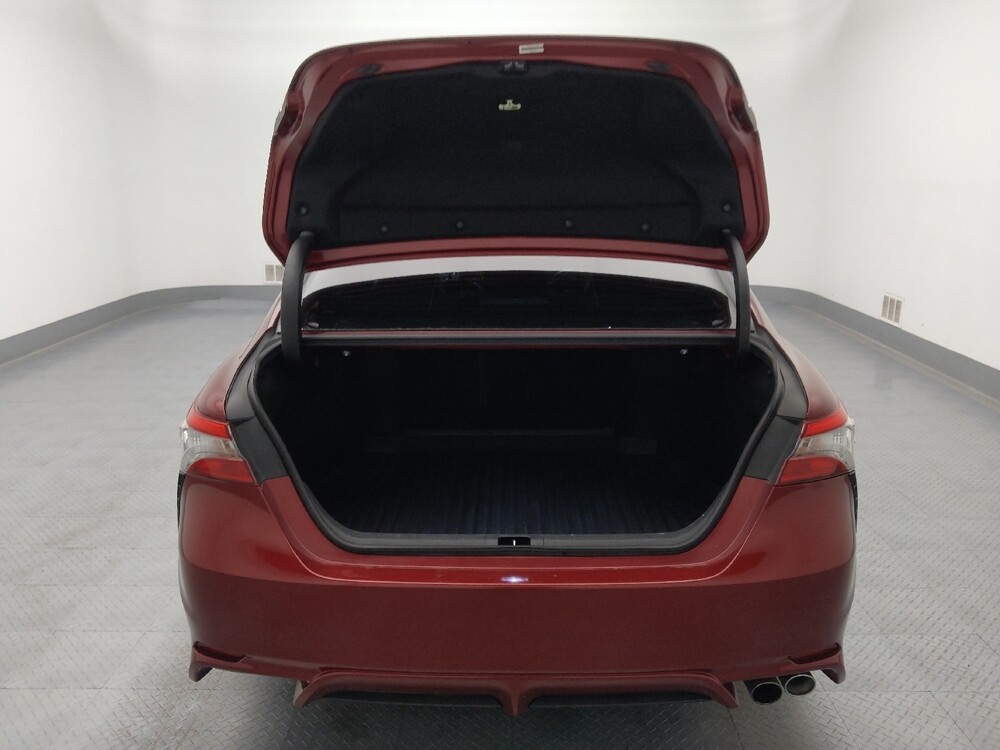 2018 Toyota Camry in Independence, MO 64055 - 18129403 29