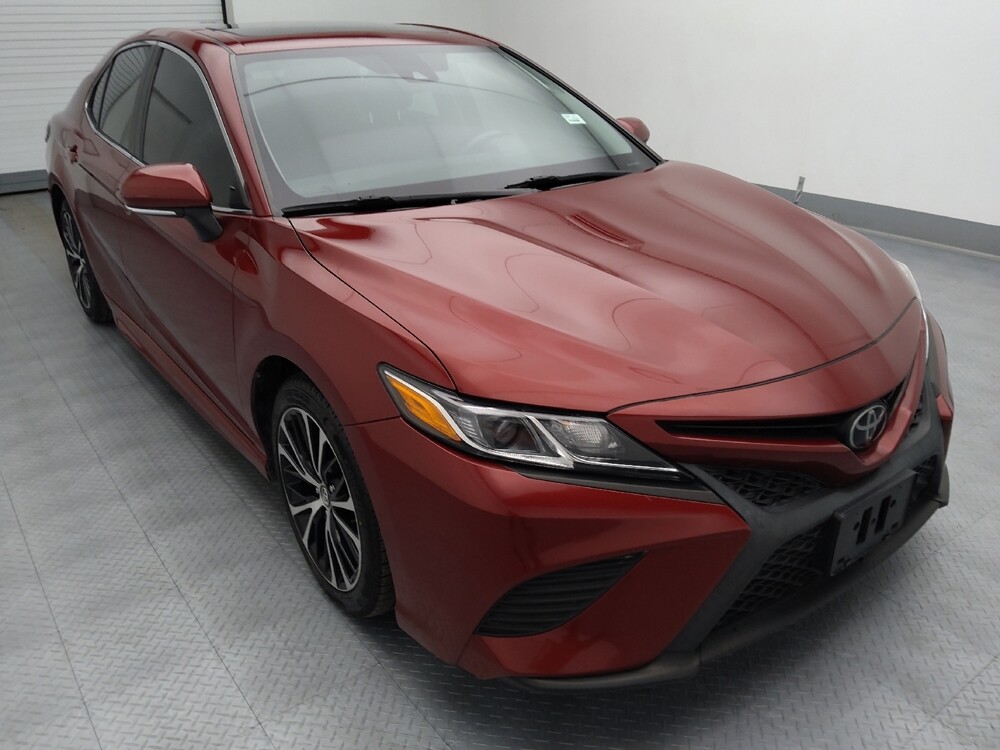 2018 Toyota Camry in Independence, MO 64055 - 18129403 13