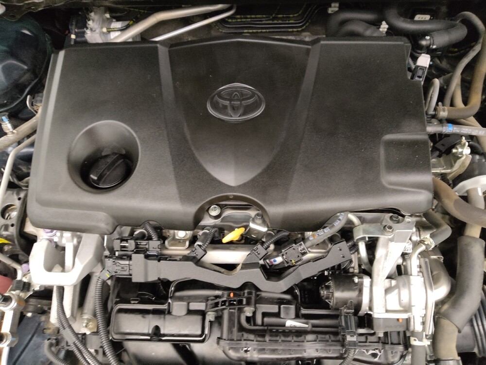 2020 Toyota Camry in Wichita, KS 67207 - 18129404 30