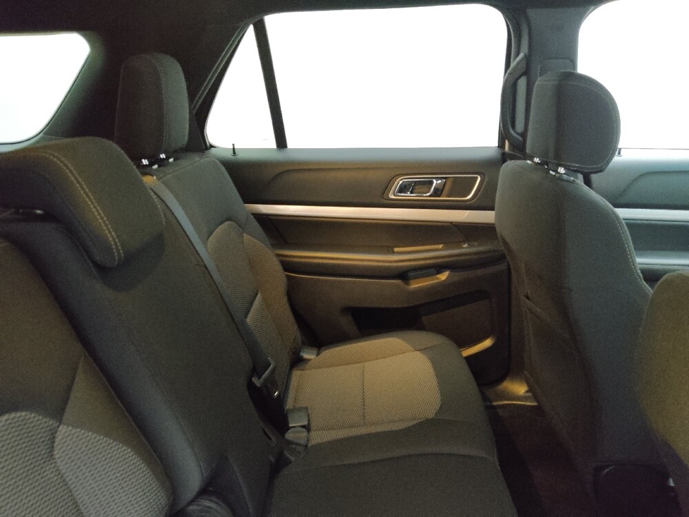 2016 Ford Explorer in Lombard, IL 60148 - 18129420 19