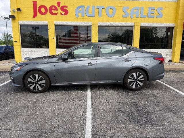 2022 Nissan Altima in Indianapolis, IN 46222-4002 - 18129430