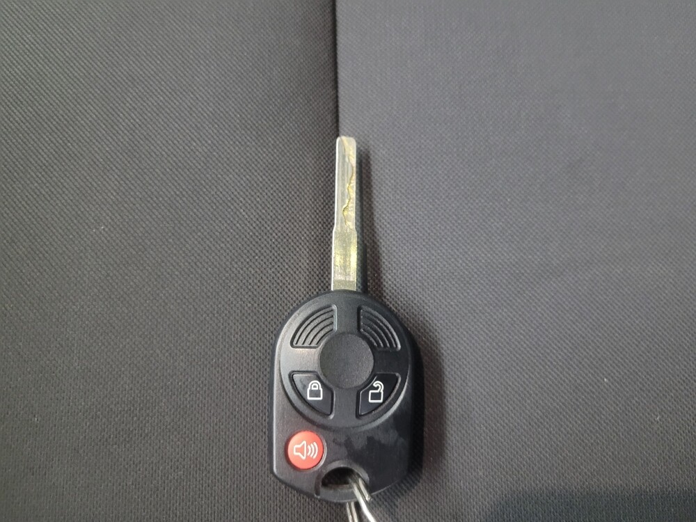 2016 Ford Escape in Indianapolis, IN 46219 - 18129443 32