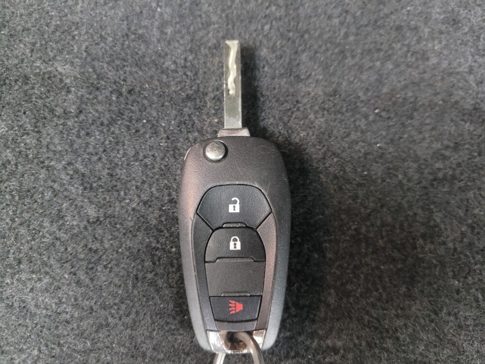 2020 Chevrolet Trax in Indianapolis, IN 46222 - 18129445 32