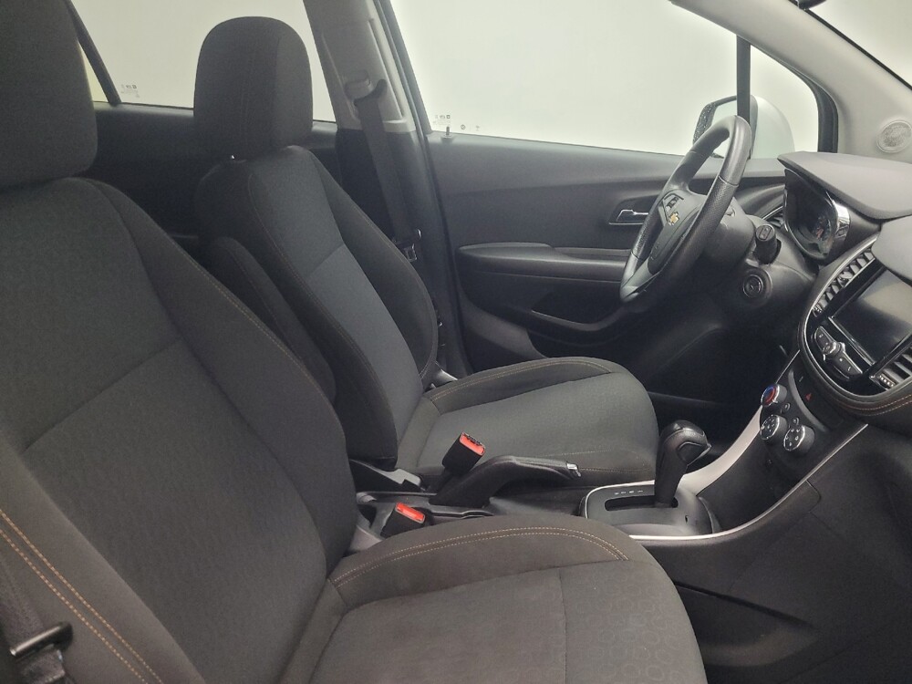 2020 Chevrolet Trax in Indianapolis, IN 46222 - 18129445 21