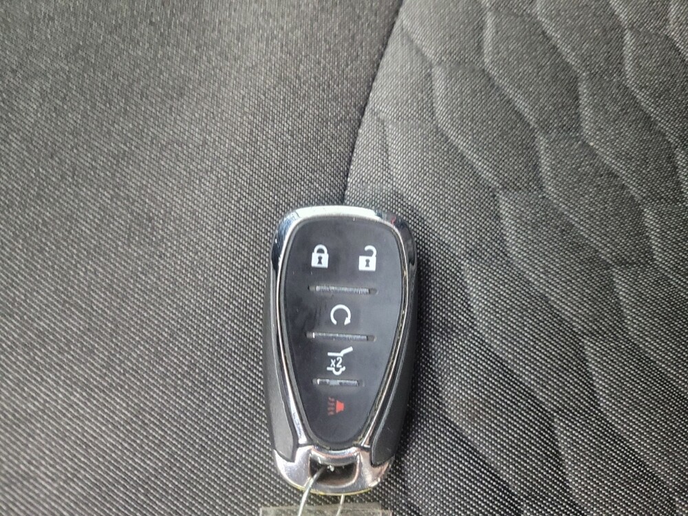 2019 Chevrolet Equinox in Highland, IN 46322 - 18129446 32