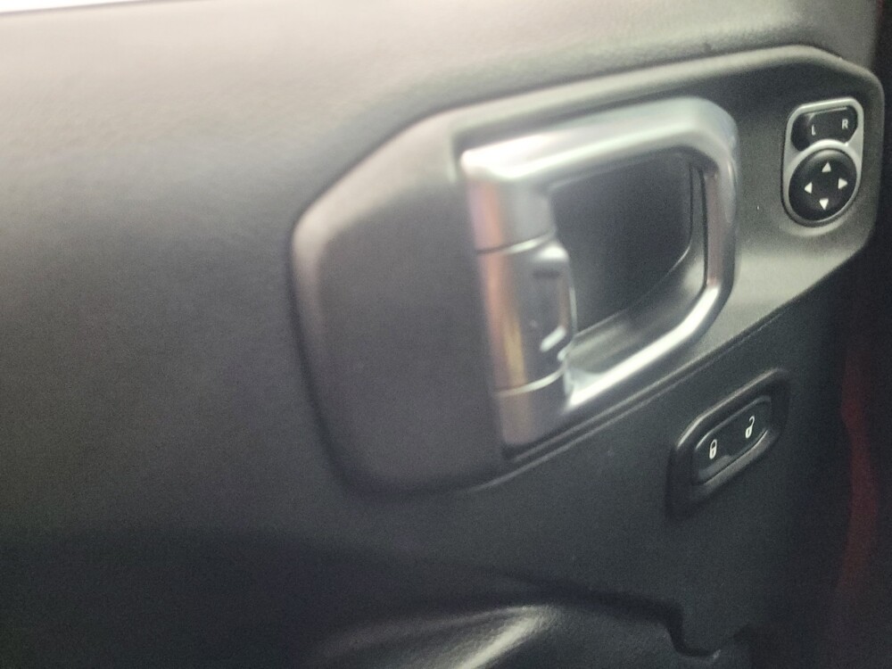 2018 Jeep Wrangler in Indianapolis, IN 46219 - 18129447 27