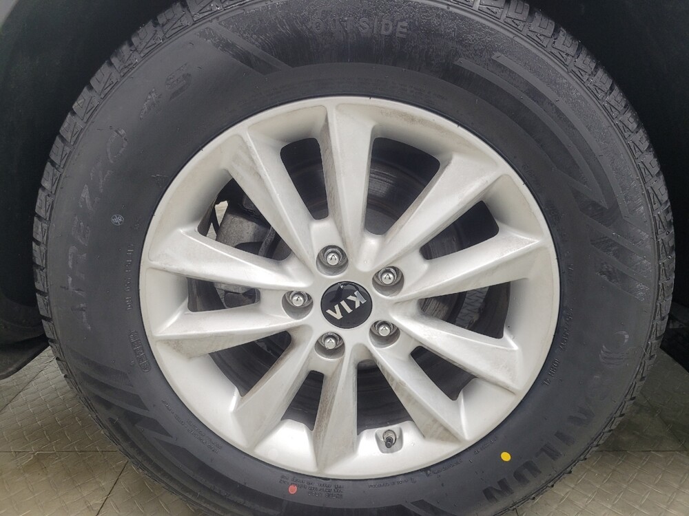 2019 Kia Sorento in Indianapolis, IN 46222 - 18129450 31