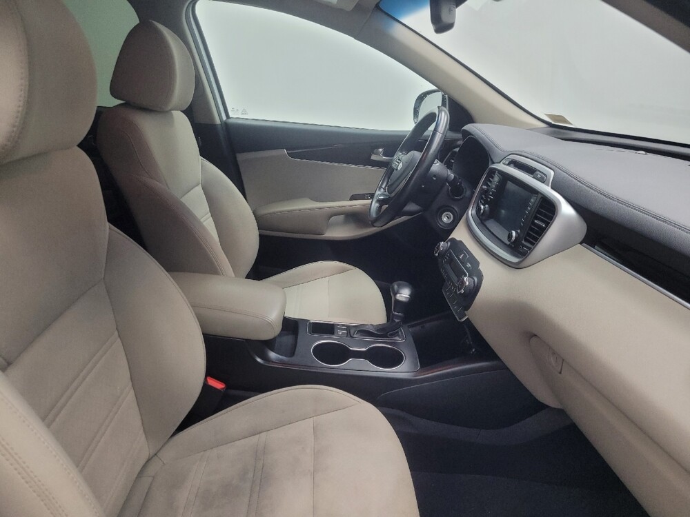 2019 Kia Sorento in Indianapolis, IN 46222 - 18129450 21