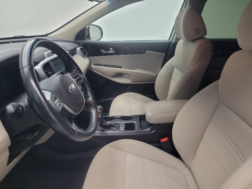 2019 Kia Sorento in Indianapolis, IN 46222 - 18129450 17