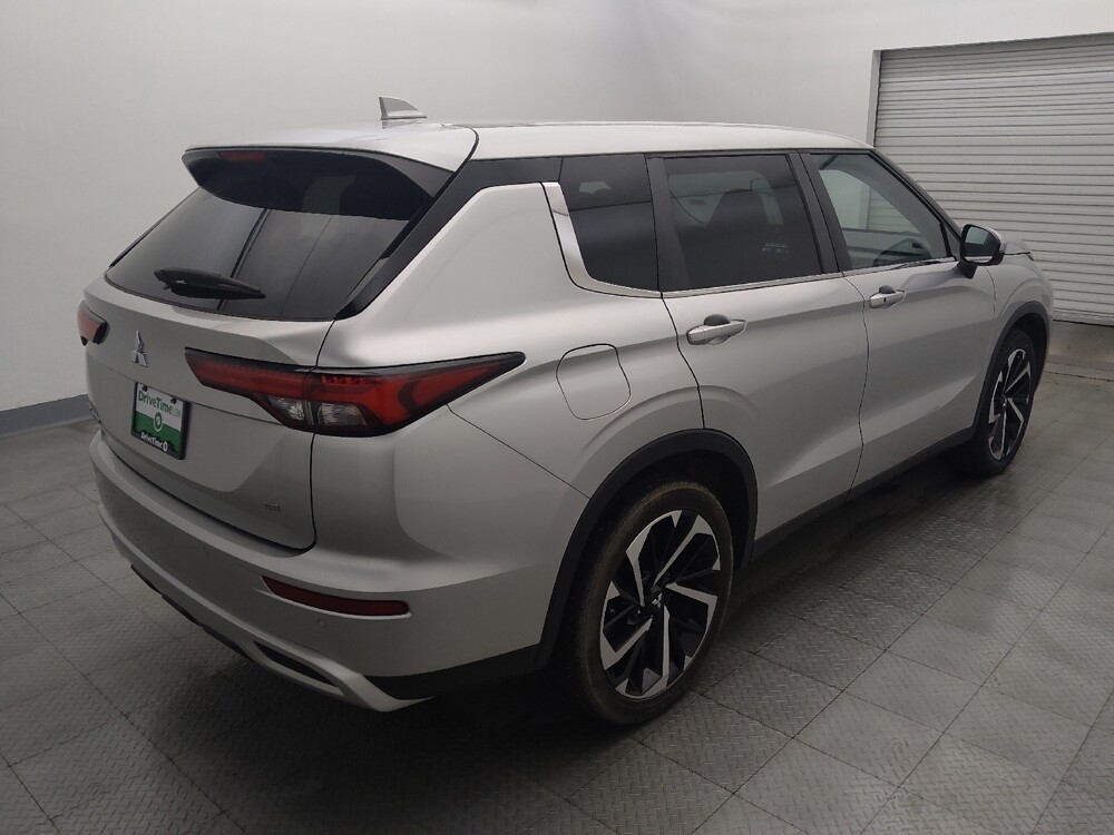 2022 Mitsubishi Outlander in Houston, TX 77060 - 18129453 9
