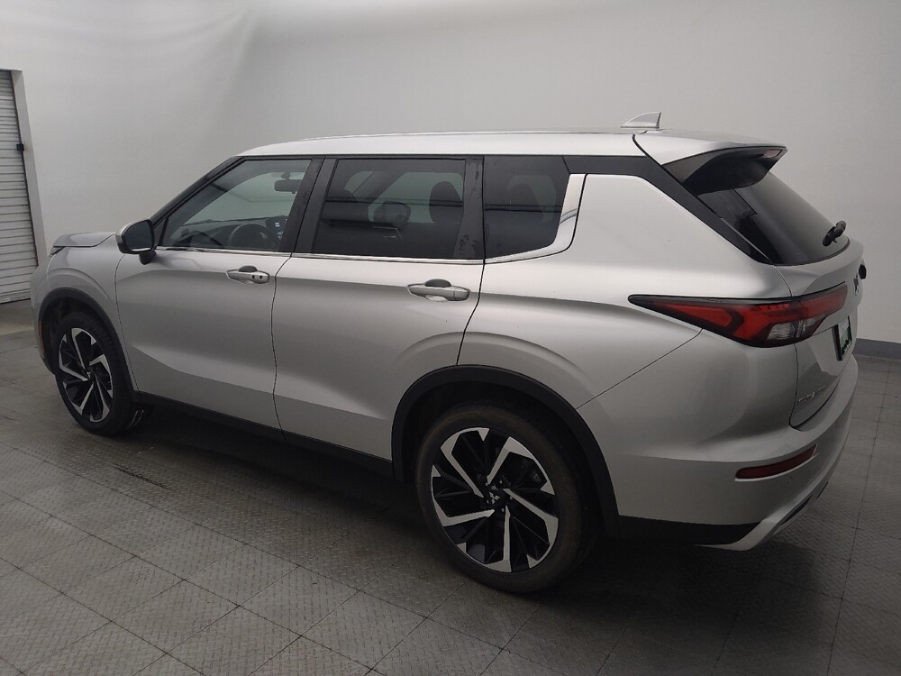 2022 Mitsubishi Outlander in Houston, TX 77060 - 18129453 3